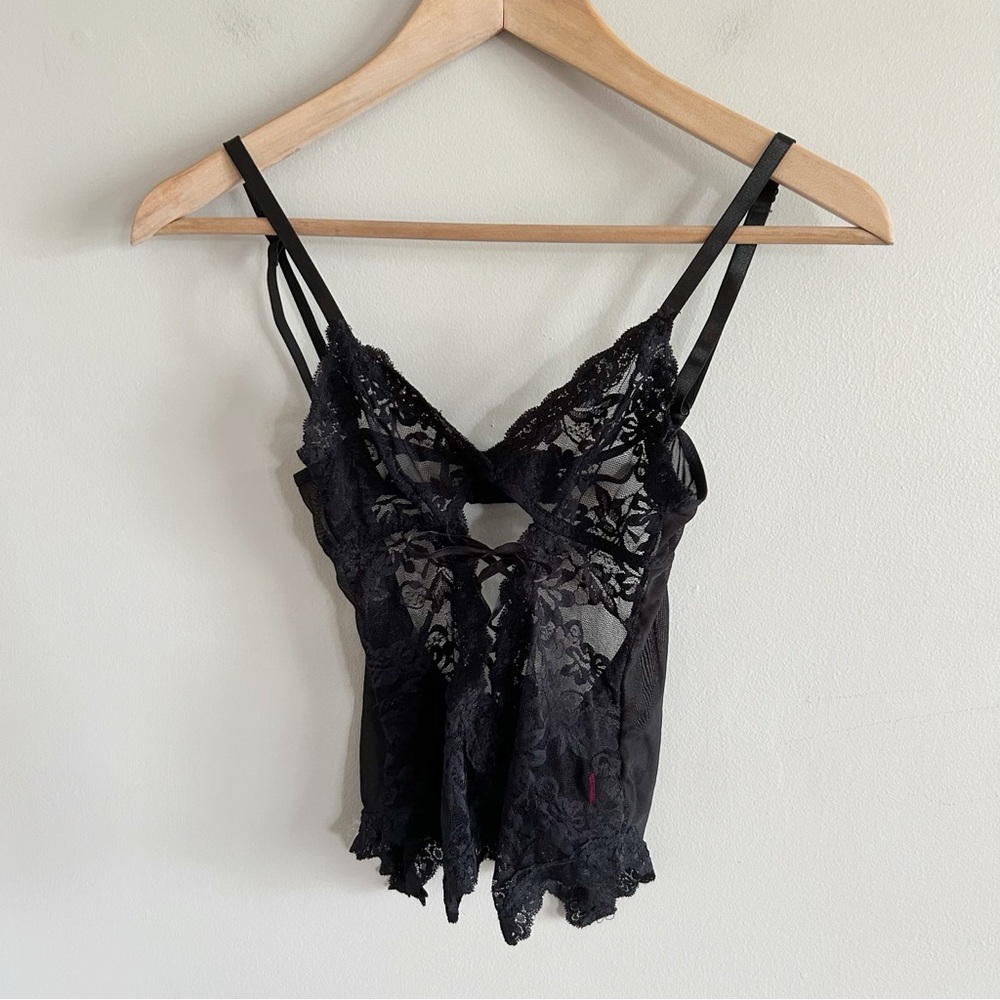 Seven til midnight • black lace chemise top